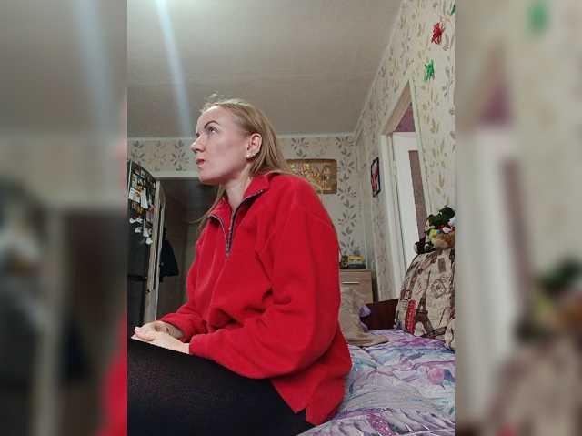 Alenushka888 live cam on BongaCams