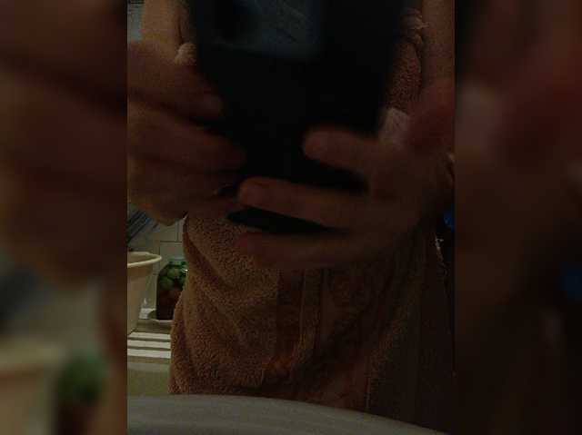 Alenushka888, en directo ahora en BongaCams