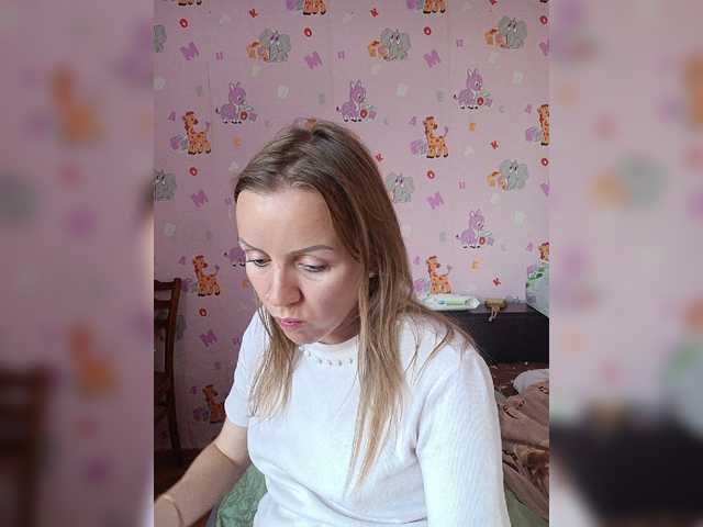 Alenushka888 live cam on BongaCams