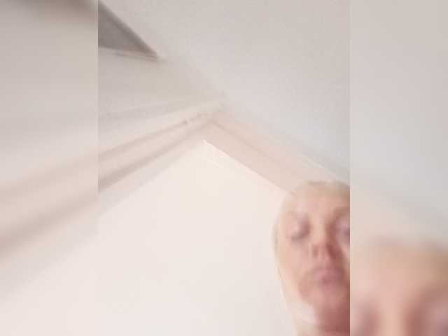 Alenushka888 live cam on BongaCams