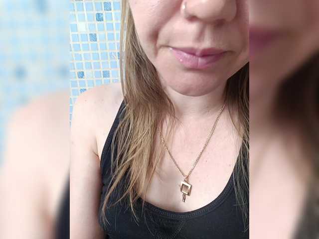 Alenushka888 live cam on BongaCams