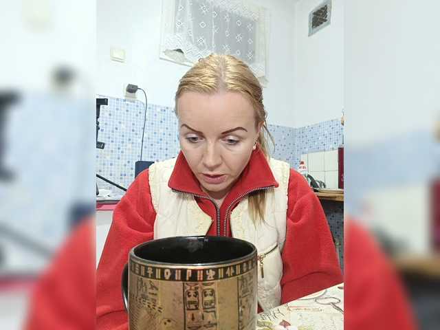 Alenushka888 live cam on BongaCams