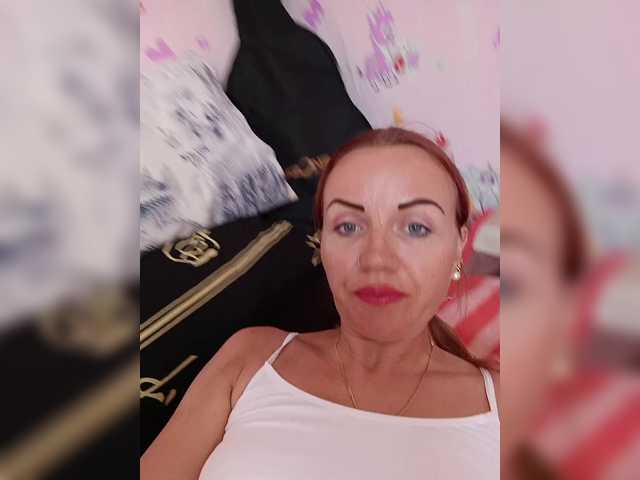 Alenushka888 live cam on BongaCams