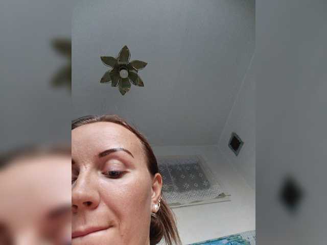 Alenushka888 live cam on BongaCams