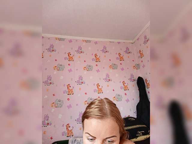 Alenushka888 live cam on BongaCams