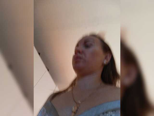 Alenushka888 live cam on BongaCams