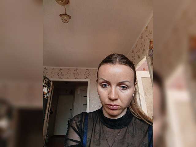 Alenushka888's BongaCams show and profile