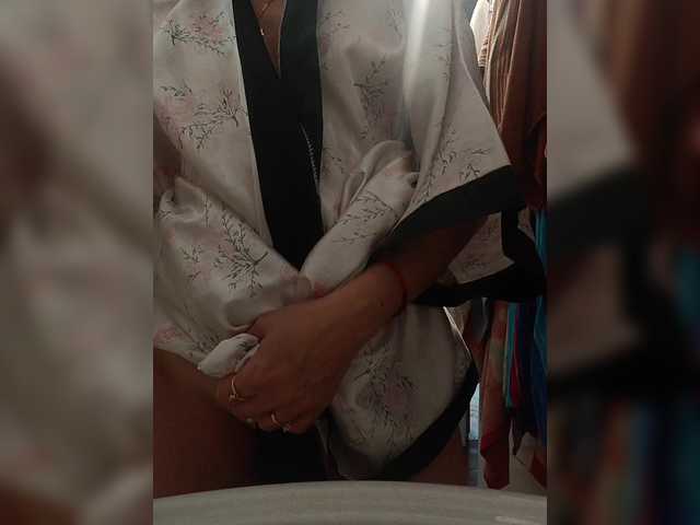 Alenushka888 live cam on BongaCams