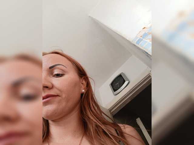 Alenushka888 live cam on BongaCams
