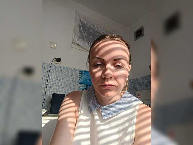Alenushka888 live cam on BongaCams