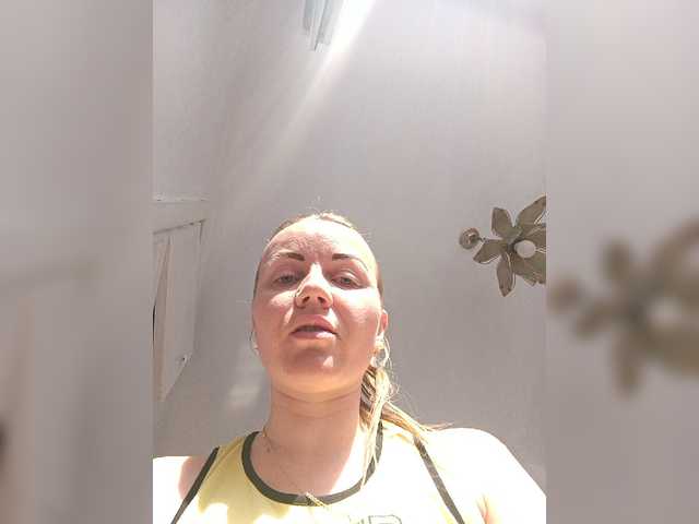 Alenushka888 live cam on BongaCams