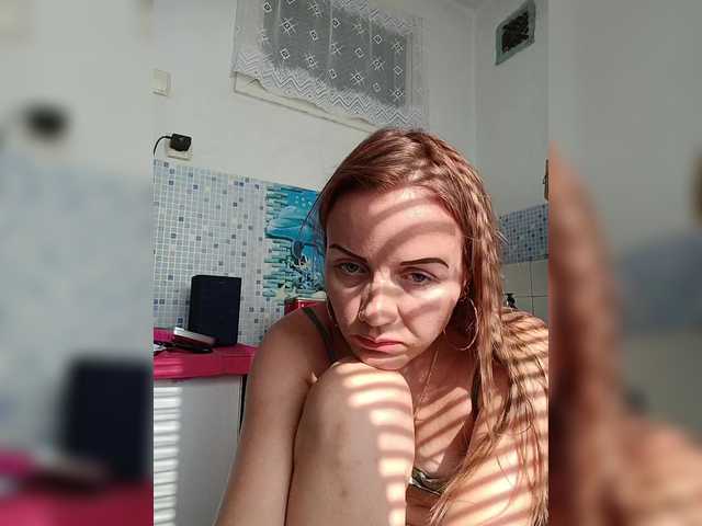 Alenushka888 live cam on BongaCams