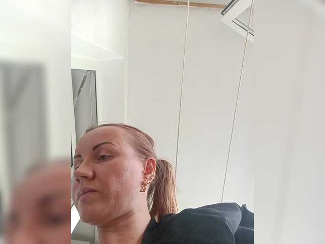 Alenushka888 live cam on BongaCams