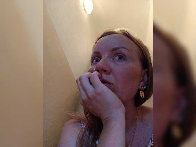 Alenushka888 live cam on BongaCams