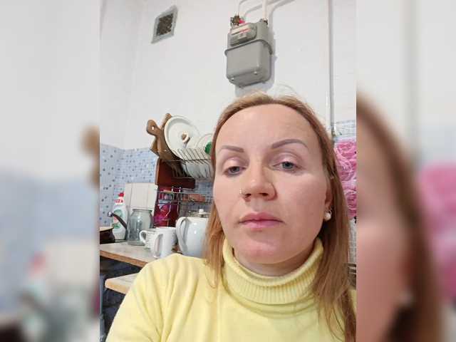 Alenushka888 live cam on BongaCams