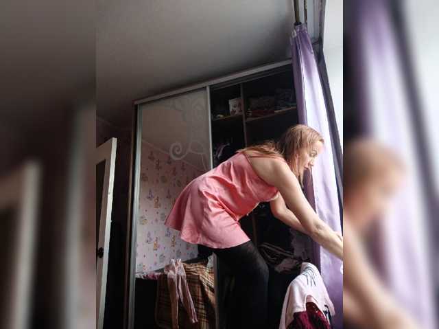 Alenushka888 live cam on BongaCams