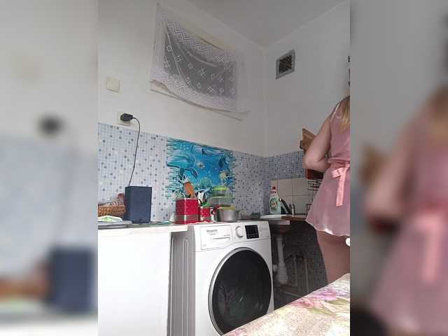 Alenushka888 live cam on BongaCams