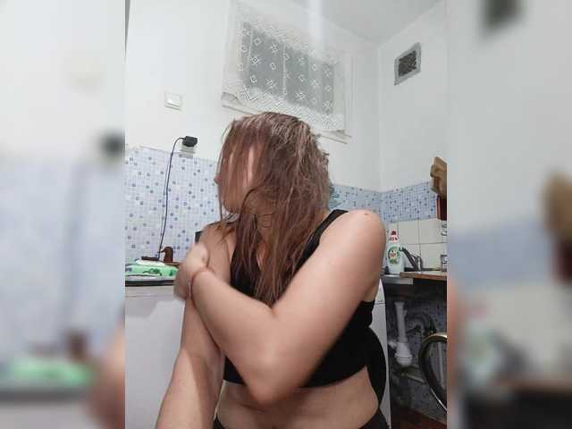 Alenushka888 live cam on BongaCams