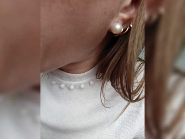 Alenushka888 live cam on BongaCams