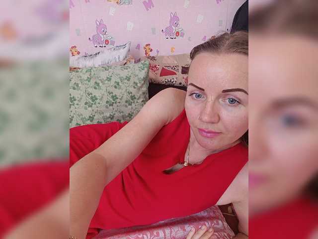 Alenushka888 live cam on BongaCams