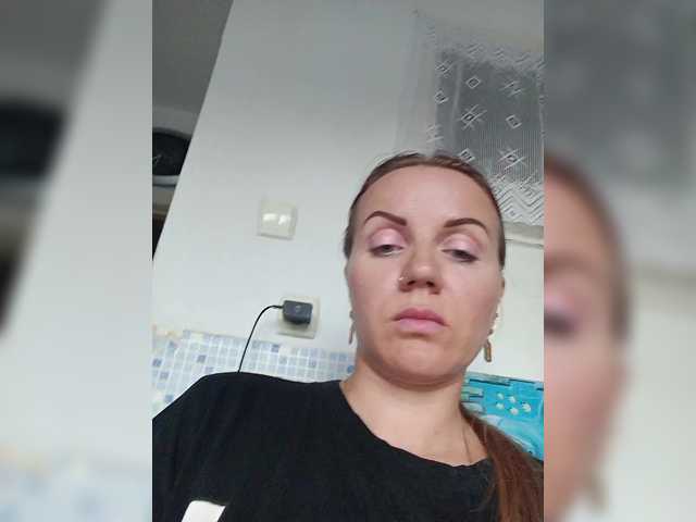 Alenushka888 live cam on BongaCams