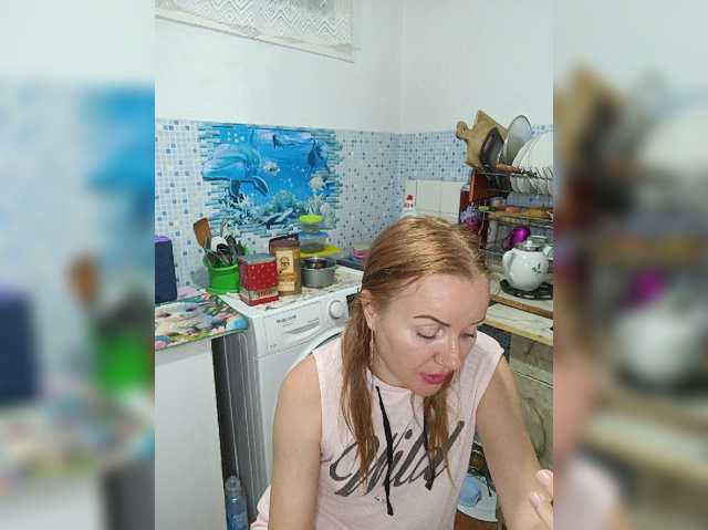 Alenushka888 live cam on BongaCams