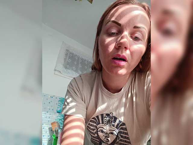 Alenushka888 live cam on BongaCams
