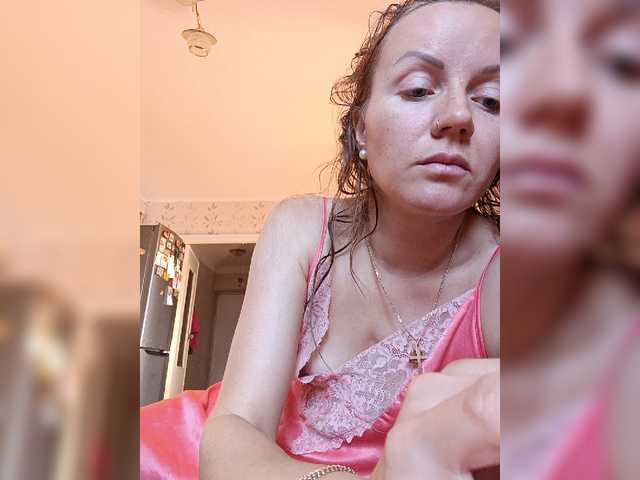 Alenushka888 live cam on BongaCams