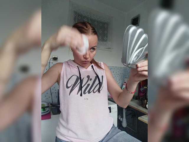 Alenushka888 live cam on BongaCams