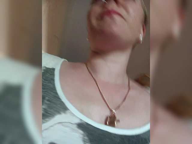 Alenushka888 live cam on BongaCams