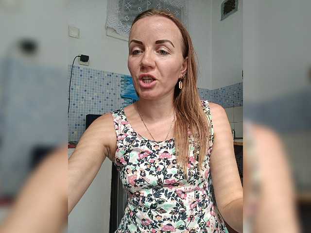 Alenushka888 live cam on BongaCams