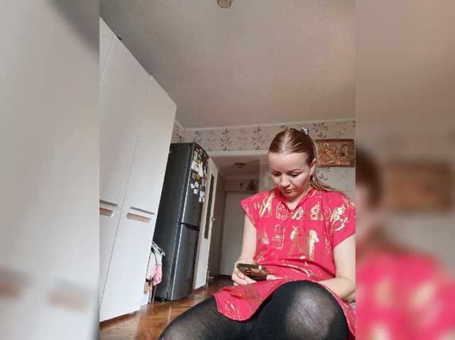 Alenushka888 live cam on BongaCams