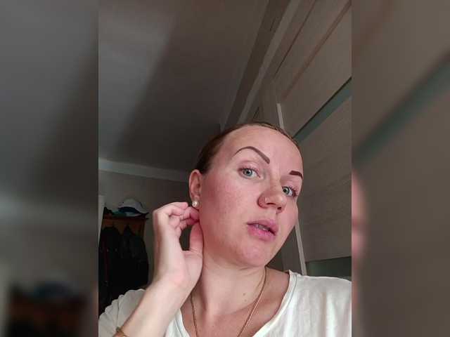 Alenushka888 live cam on BongaCams