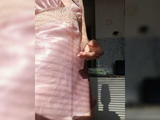 le modèle Ne_Zabudka est en webcam porno dans un show sur le site bongacams, il possède les tags suivants: White/Caucasian,Blonde,Shaved