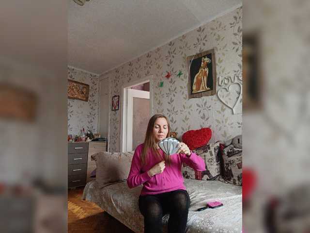 Alenushka888 live cam on BongaCams
