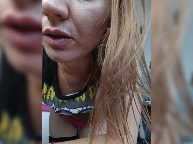 Alenushka888 live cam on BongaCams