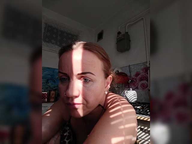 Alenushka888 live cam on BongaCams