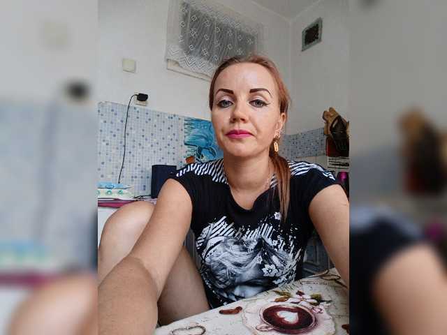 Alenushka888 live cam on BongaCams