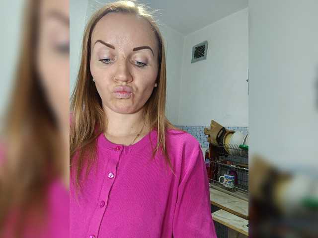 Alenushka888 live cam on BongaCams