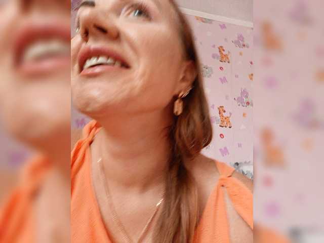 Alenushka888 live cam on BongaCams
