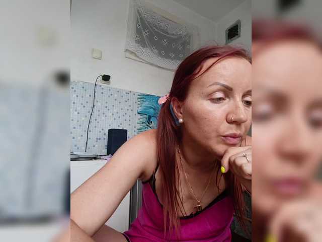 Alenushka888 live cam on BongaCams