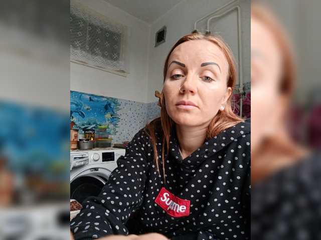 Alenushka888 live cam on BongaCams