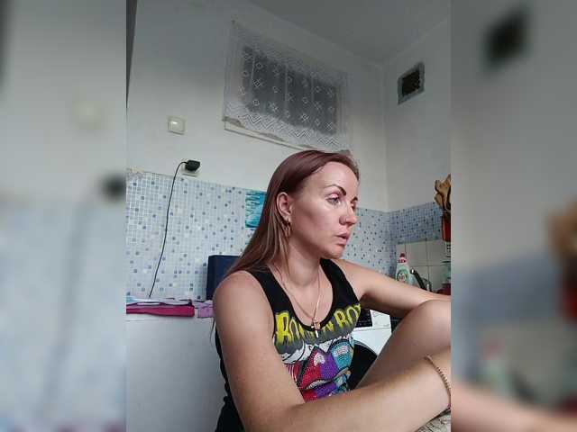 Alenushka888 live cam on BongaCams