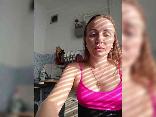 Alenushka888 Live Webcam on BongaCams