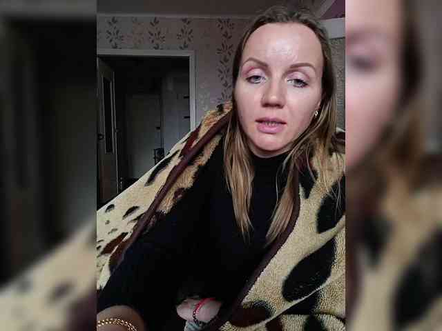 Alenushka888 Live Webcam on BongaCams