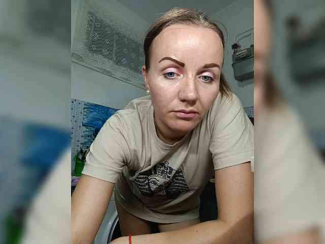 Alenushka888 Live Webcam on BongaCams