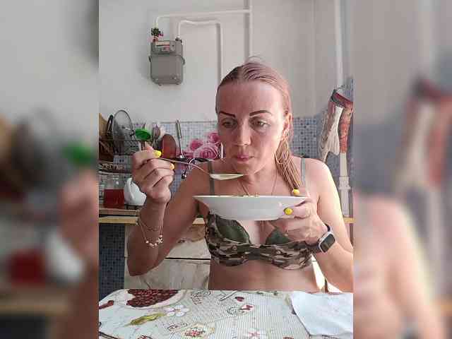 Alenushka888 Live Webcam on BongaCams
