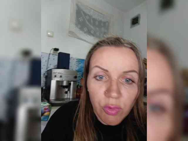 Alenushka888 Live Webcam on BongaCams