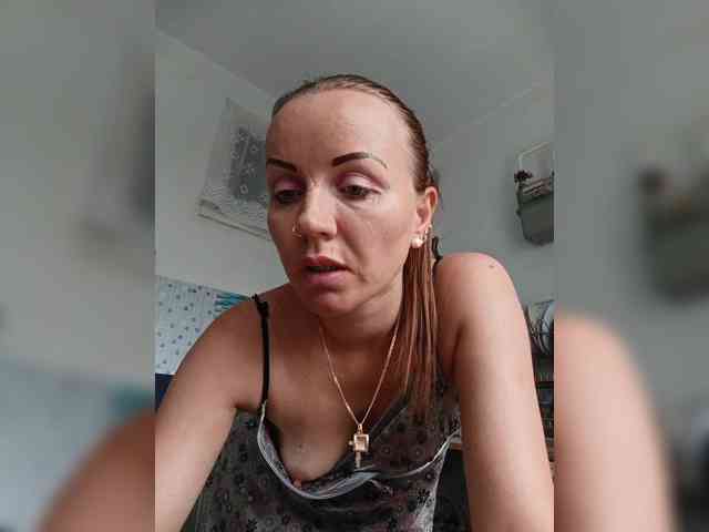 Alenushka888 Live Webcam on BongaCams