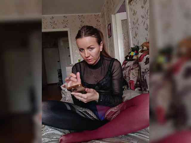 Alenushka888 Live Webcam on BongaCams